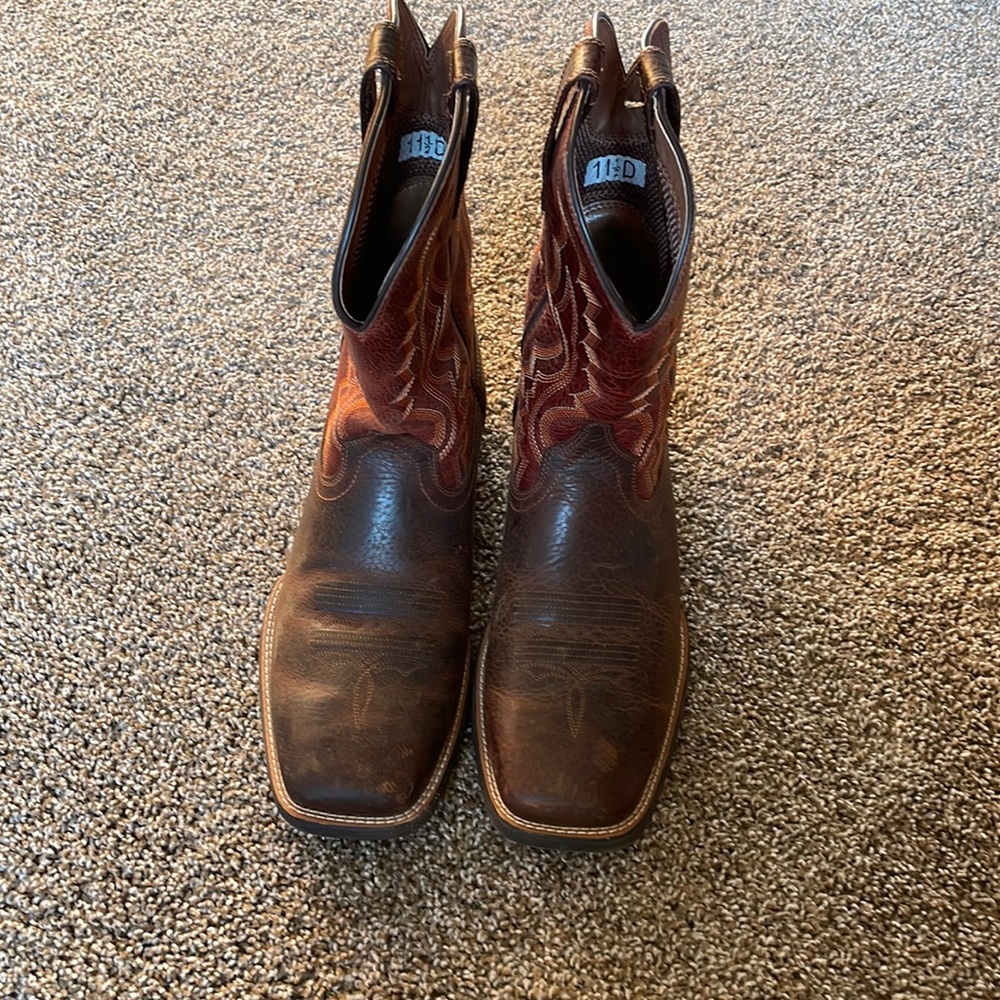 Ariat Men’s Leather Square Toe Boots
